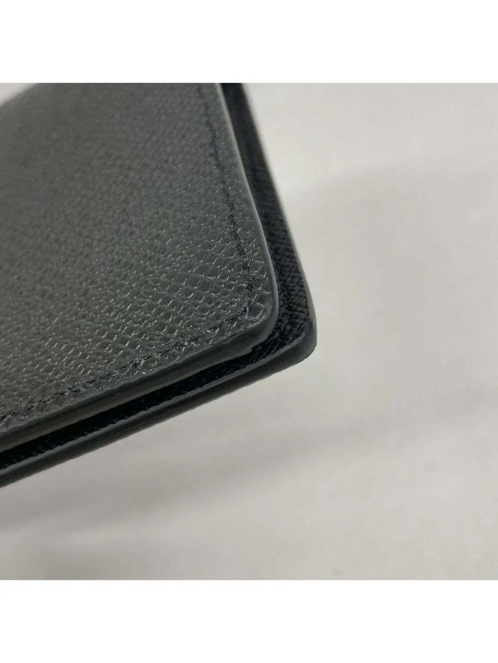 Louis Vuitton Wallet Taiga Portefeuille Brazza Noir